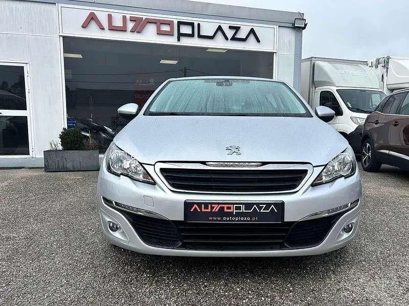Usado Peugeot 308 Active 120 HP (88 kW) 2015 Cinza