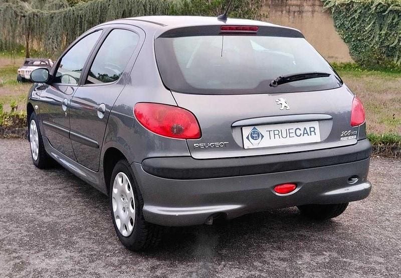 Usado Peugeot 206 68 HP (50 kW) 2009 Cinzento