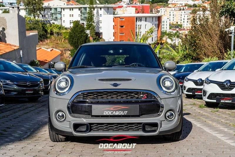 Cinzento Usado 2020 Mini Cooper Citadino | € 28.950 - Imagem 1/4