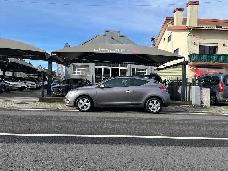 Usado Renault Mégane III 110 HP (80 kW) 2011 Antracite Coupé