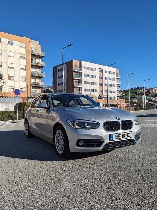 Cinzento Usado 2018 BMW 116 Sport Line Citadino | € 13.999 (Preço justo) - Imagem 1/4