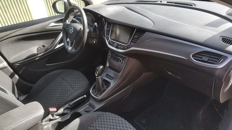 Usado Opel Astra 136 HP (100 kW) 2018 Sedan