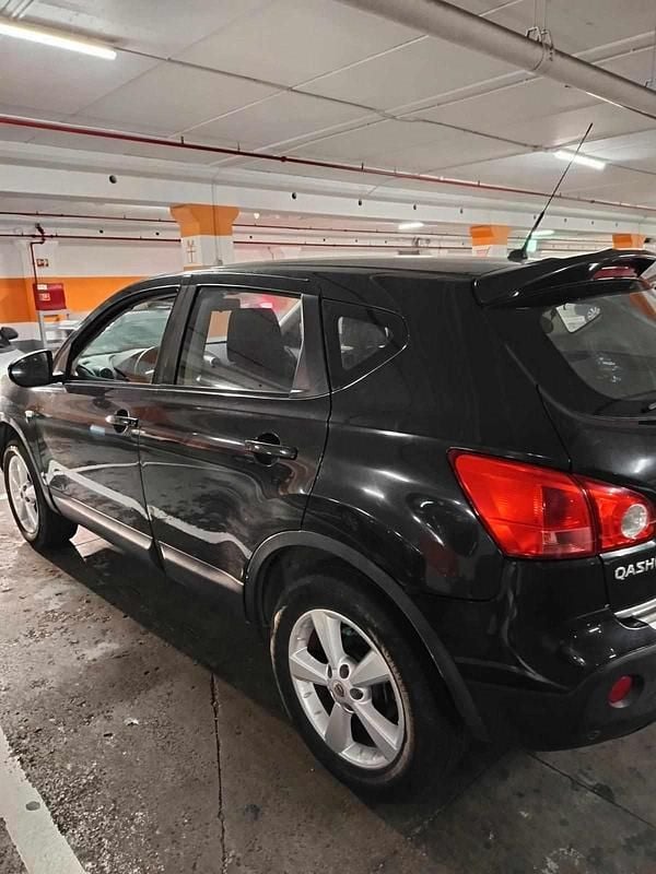 Usado Nissan Qashqai 106 HP (77 kW) 2009 Preto SUV