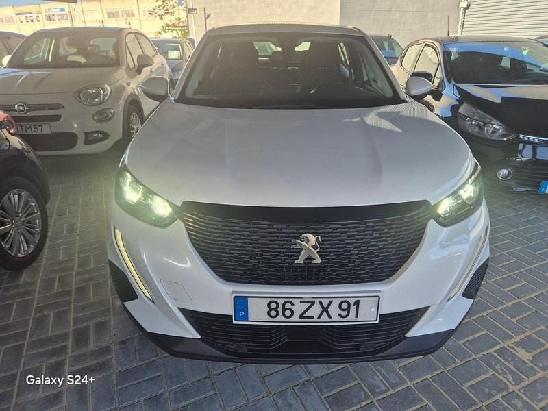 Usado Peugeot 2008 Active 102 HP (75 kW) 2020 Branco SUV