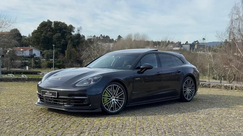 Cinza Usado 2018 Porsche Panamera S E-Hybrid Sedan | € 88.990 - Imagem 1/4