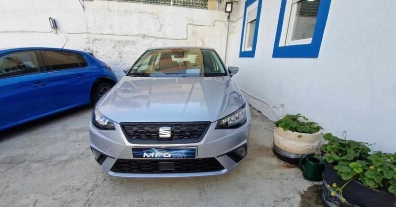 Cinzento Usado 2022 Seat Ibiza | € 17.990 (Preço justo) - Imagem 1/4