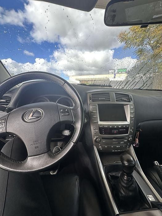 Usado Lexus IS220d Luxury Line 222 HP (163 kW) 2006 Sedan