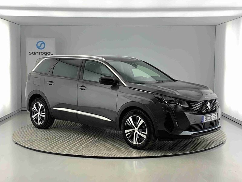 Cinzento Usado 2023 Peugeot 5008 Allure Monovolume | € 27.490 (Preço justo) - Imagem 1/4