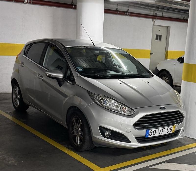 Usado 2014 Ford Fiesta Titanium Citadino | € 5.599 - Imagem 1/3