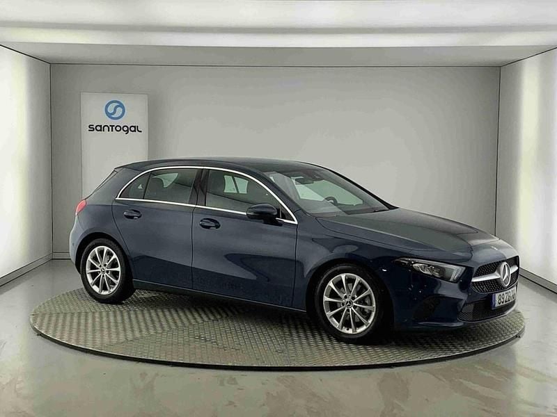 Azul Usado 2019 Mercedes 200 | € 24.490 - Imagem 1/4