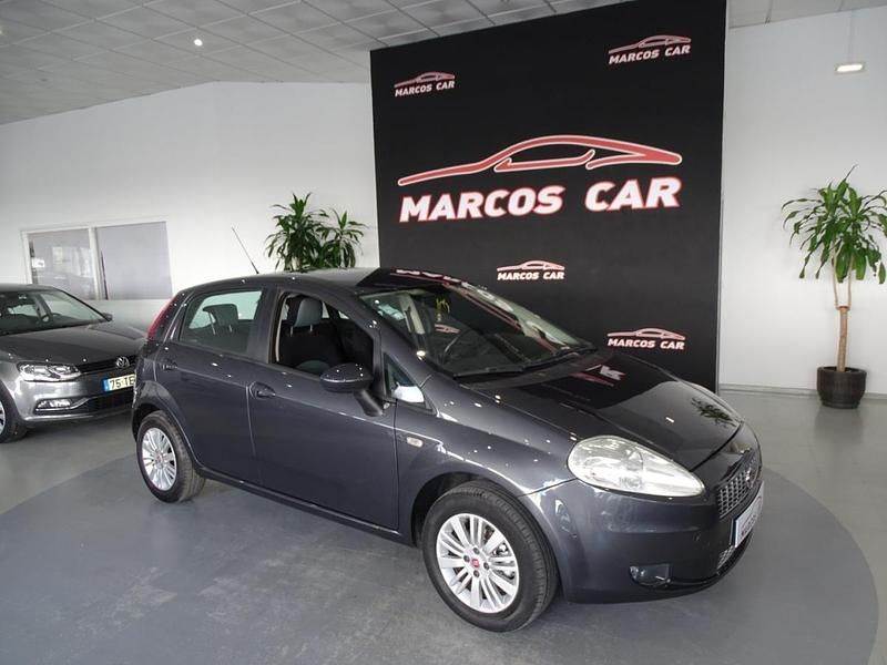 Usado Fiat Grande Punto Active 75 HP (55 kW) 2009 Cinzento Citadino