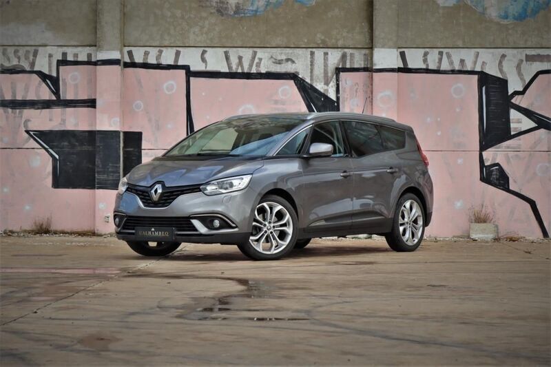 Cinzento Usado 2019 Renault Grand Scénic IV Dynamique Monovolume | € 17.990 (Preço justo) - Imagem 1/4