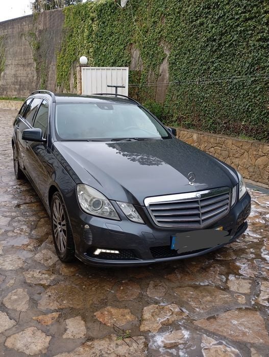Usado 2010 Mercedes E200 Sedan | € 4.000 - Imagem 1/4
