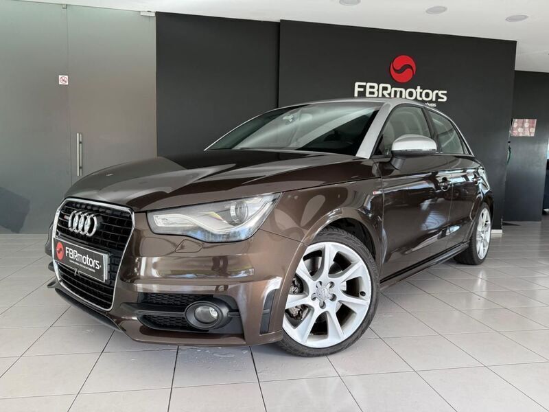 Outra Usado 2013 Audi A1 Sportback S-Line Citadino | € 14.990 - Imagem 1/4