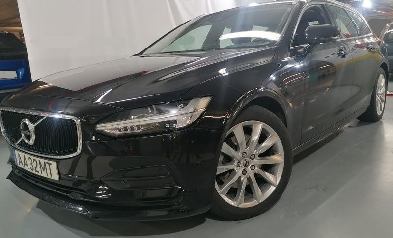 Preto Usado 2020 Volvo V90 Momentum Carrinha | € 28.099 (Preço justo) - Imagem 1/4
