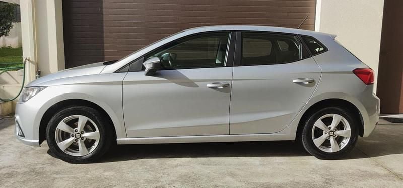 Cinzento Usado 2018 Seat Ibiza | € 11.700 (Preço justo) - Imagem 1/4