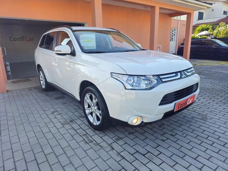 Branco Usado 2014 Mitsubishi Outlander SUV | € 15.500 (Preço justo) - Imagem 1/4