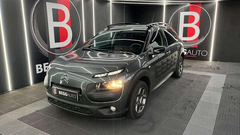 Usado Citroën C4 Cactus 100 HP (73 kW) 2017 Cinzento Citadino