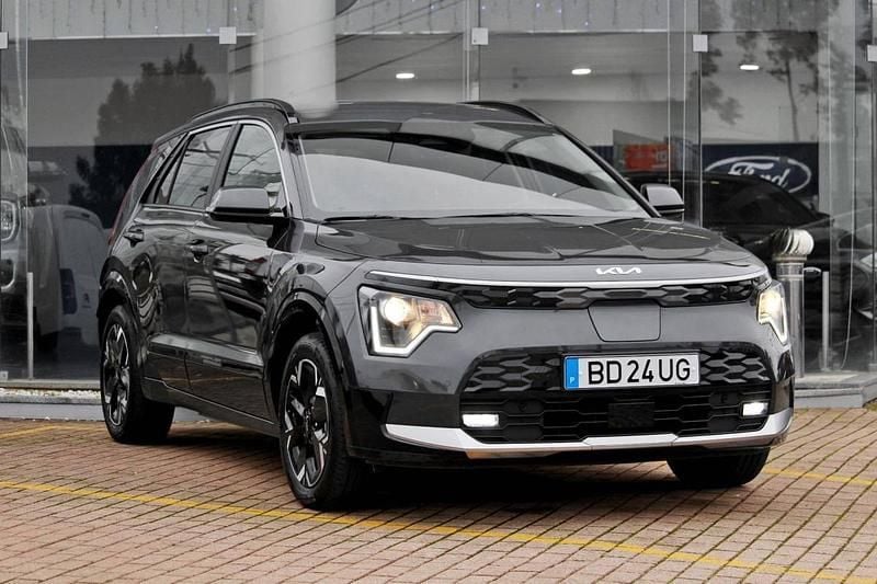 Cinza Usado 2023 Kia e-Niro SUV | € 27.500 (Bom preço) - Imagem 1/4