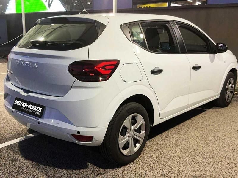 Usado Dacia Sandero Essentiel 101 HP (74 kW) 2025 Branco