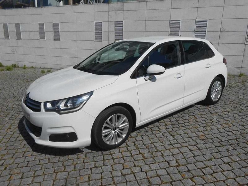Branco Usado 2015 Citroën C4 Feel Citadino | € 8.750 (Bom preço) - Imagem 1/4