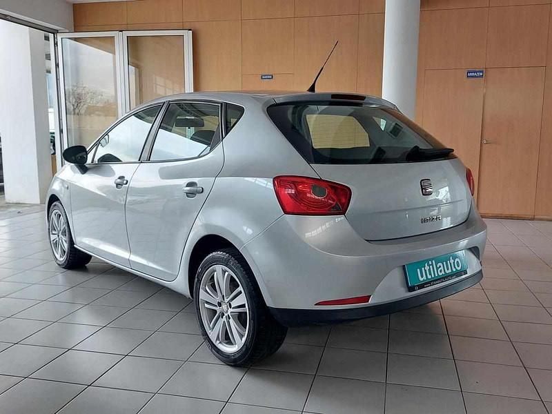 Usado Seat Ibiza 69 HP (50 kW) 2011 Cinzento Citadino