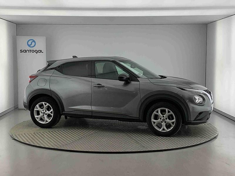 Cinzento Usado 2022 Nissan Juke N-Connecta SUV | € 19.990 (Preço justo) - Imagem 1/4