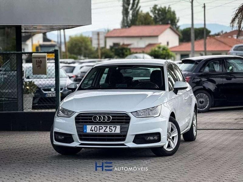 Branco Usado 2015 Audi A1 Sportback Sport Citadino | € 12.500 (Preço justo) - Imagem 1/4