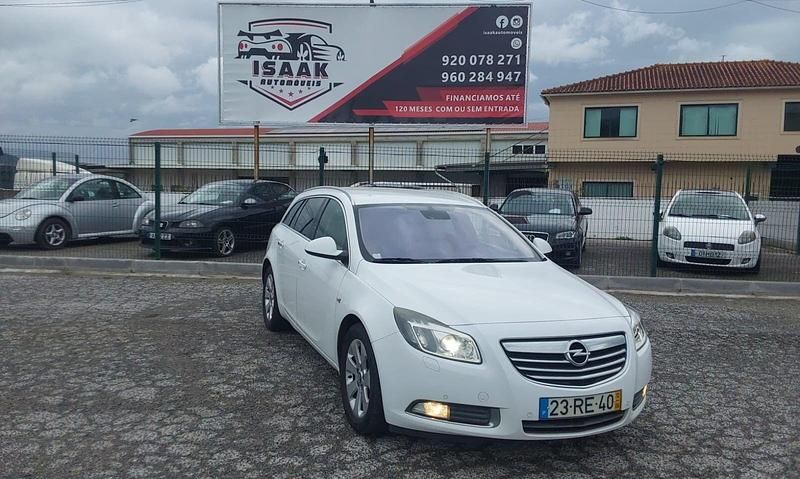 Branco Usado 2012 Opel Insignia Executive Carrinha | € 6.900 (Preço justo) - Imagem 1/4