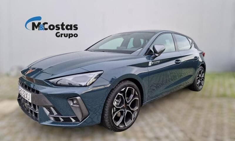 Azul Usado 2025 Cupra Leon Sedan | € 33.950 - Imagem 1/4