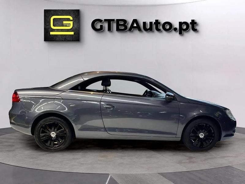 Usado VW Eos 140 HP (102 kW) 2010 Cinzento Cabrios