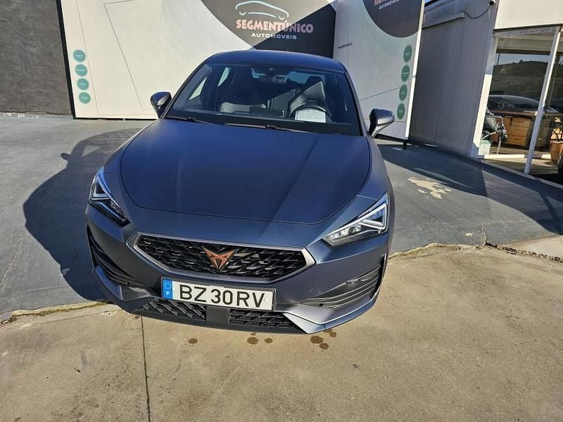 Usado Cupra Leon 245 HP (180 kW) 2022 Cinzento