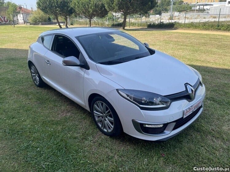 Branco Usado 2015 Renault Mégane GT Line GT-Line Coupé | € 12.999 (Preço justo) - Imagem 1/1