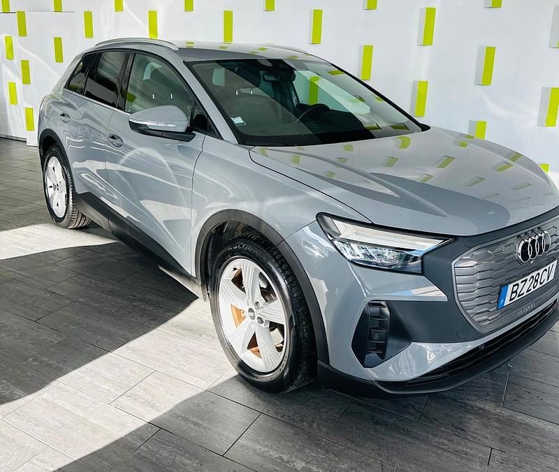 Cinza Usado 2023 Audi Q4 e-tron Premium SUV | € 35.490 - Imagem 1/4