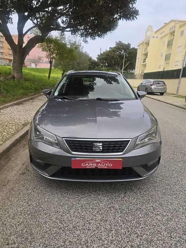 Usado Seat Leon Style 115 HP (84 kW) 2017 Cinza