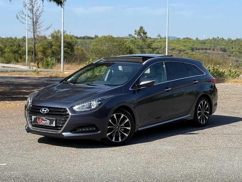 Azul Usado 2017 Hyundai i40 Style Sedan | € 16.900 - Imagem 1/4