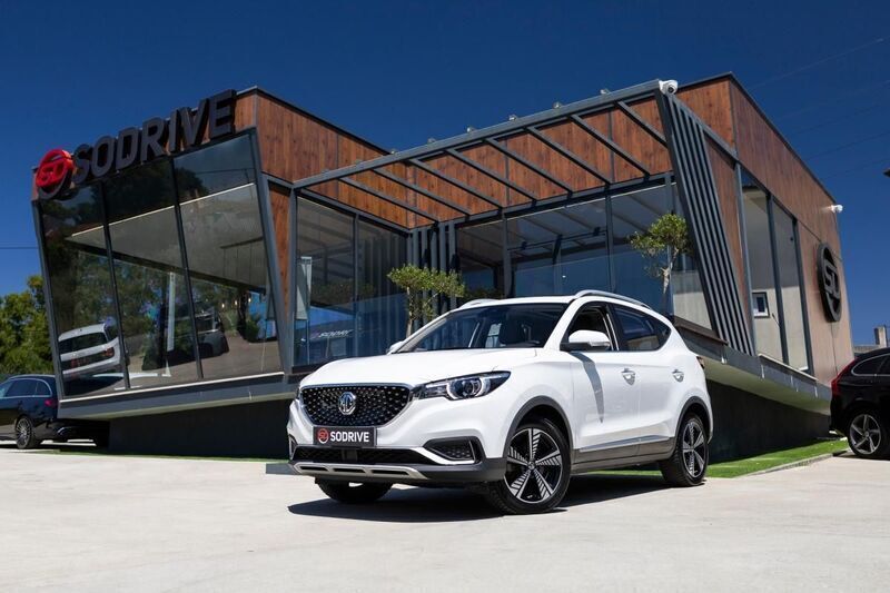 Branco Usado 2020 MG ZS Sedan | € 17.900 (Preço justo) - Imagem 1/4