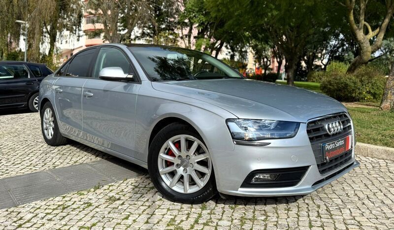 Cinza Usado 2015 Audi A4 Exclusive Sedan | € 17.490 (Preço justo) - Imagem 1/4