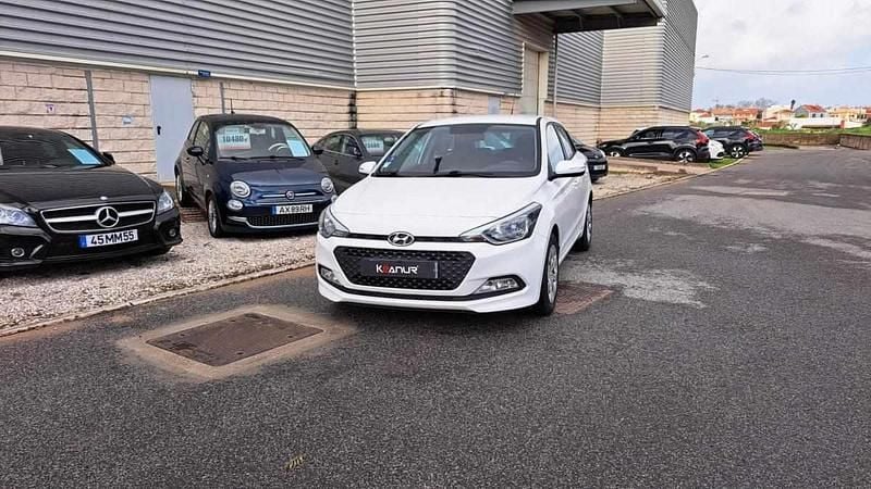 Usado Hyundai i20 75 HP (55 kW) 2018 Branco Citadino