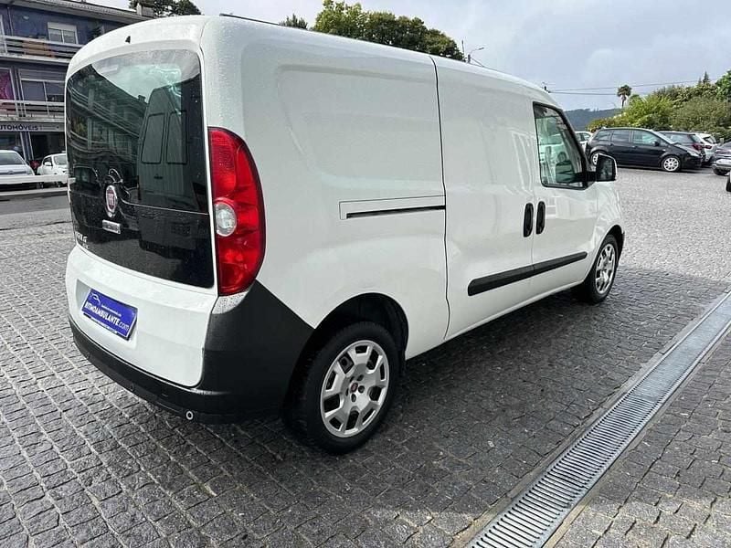 Branco Usado 2020 Fiat Doblò Monovolume | € 14.750 (Preço elevado) - Imagem 1/4