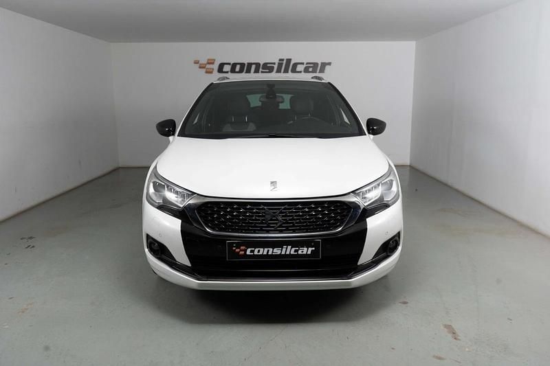 Usado DS Automobiles DS4 Be Chic 120 HP (88 kW) 2016 Branco Citadino