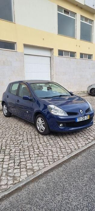 Usado 2007 Renault Clio II Sedan | € 2.999 (Preço justo) - Imagem 1/4