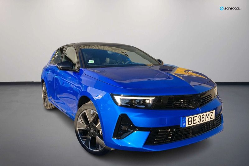 Azul Usado 2023 Opel Astra Citadino | € 34.490 - Imagem 1/4