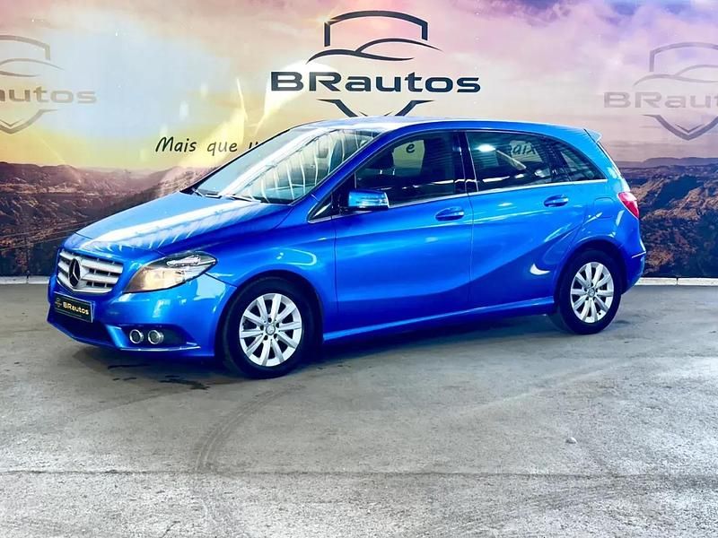 Azul Usado 2013 Mercedes B180 Monovolume | € 10.900 (Preço elevado) - Imagem 1/4