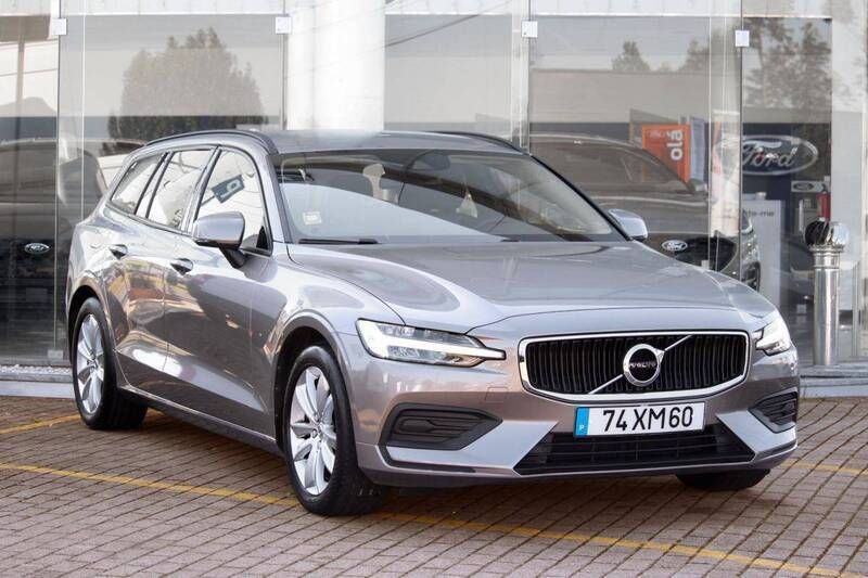 Cinza Usado 2019 Volvo V60 Momentum Carrinha | € 23.950 (Preço justo) - Imagem 1/4