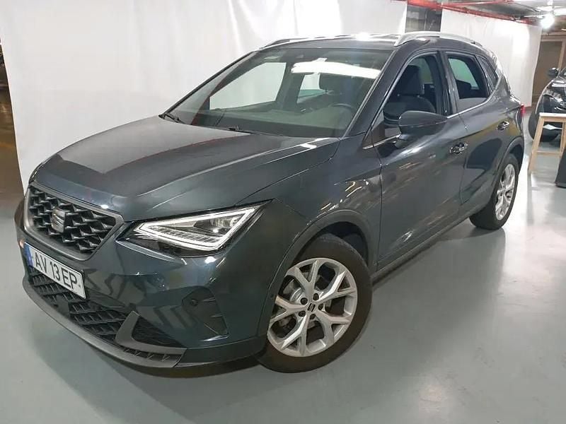 Cinza Usado 2022 Seat Arona FR SUV | € 19.490 (Preço justo) - Imagem 1/4