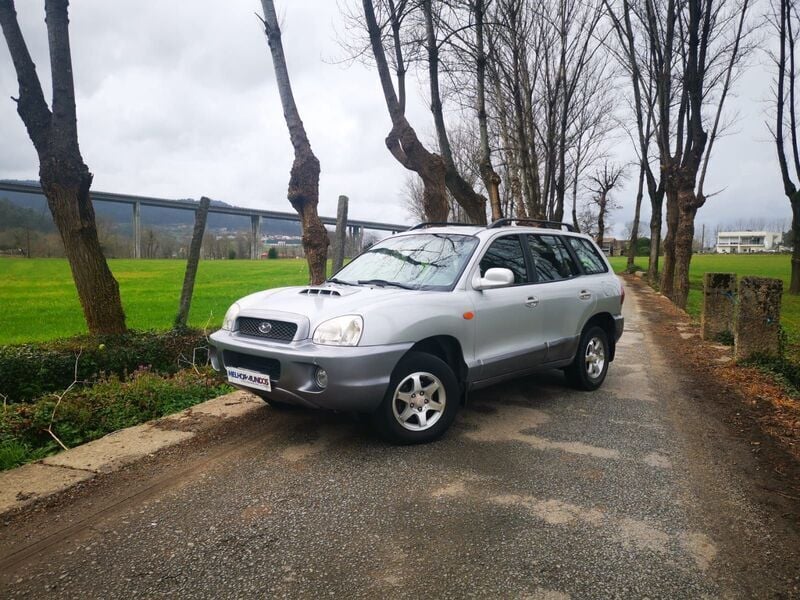Cinza Usado 2001 Hyundai Santa Fe Sport SUV | € 5.750 - Imagem 1/4