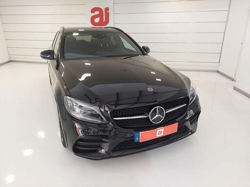 Preto Usado 2021 Mercedes C220 Edition Coupé | € 39.990 (Bom preço) - Imagem 1/4