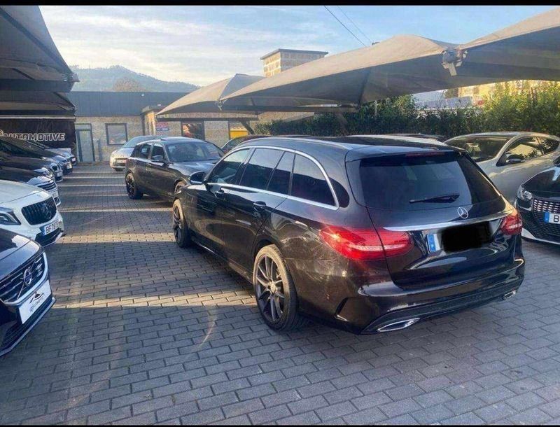 Usado Mercedes C200 136 HP (100 kW) 2015 Preto Carrinha