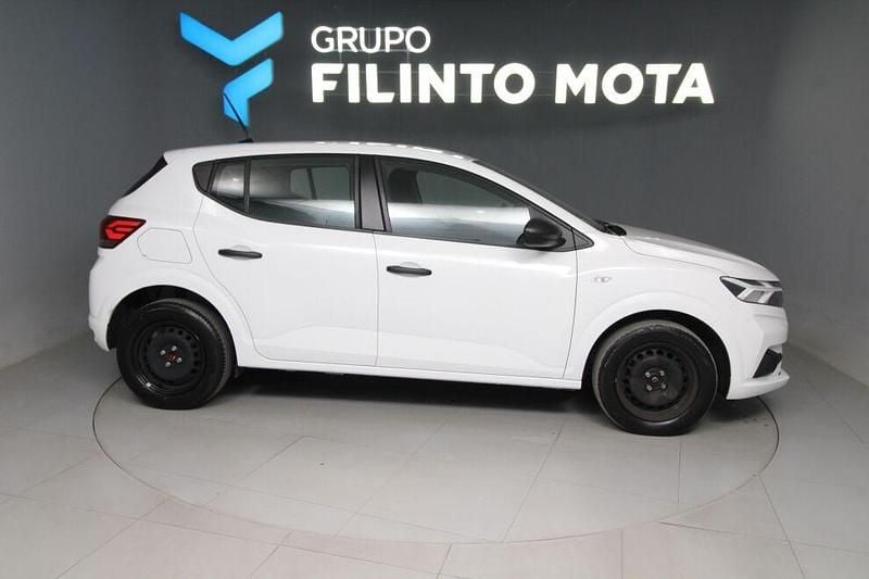 Branco Usado 2024 Dacia Sandero Essentiel Citadino | € 16.240 (Bom preço) - Imagem 1/4
